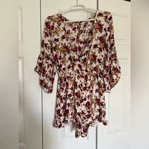 🤍 EUC American Eagle Romper